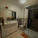 Au Pied Du Chateau