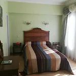 Au Pied Du Chateau Bed & Breakfast 3*