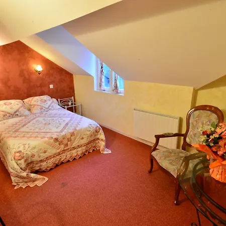 Bed & Breakfast Au Pied Du Chateau 2*