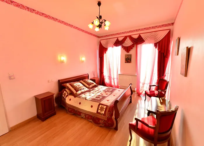 Au Pied Du Chateau Couette-café Lourdes