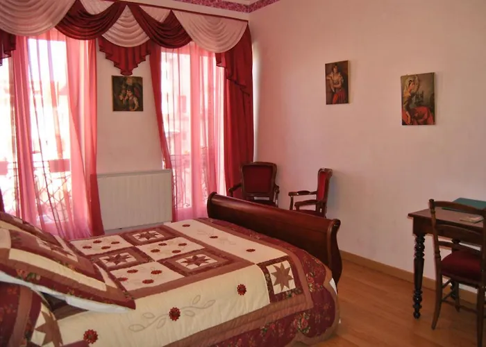 Au Pied Du Chateau Couette-café 3*