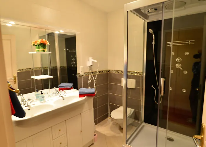 Au Pied Du Chateau 3* Lourdes