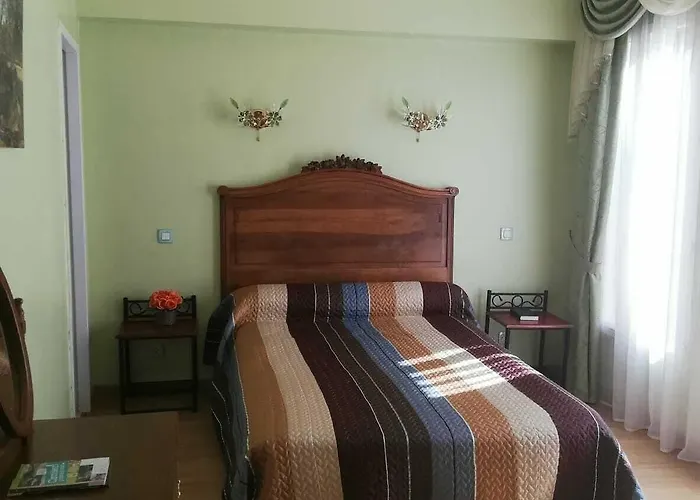 Au Pied Du Chateau Couette-café 3*